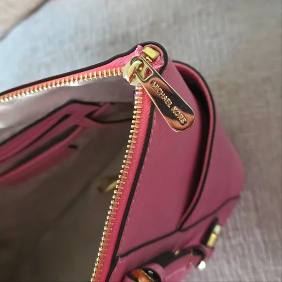 Michael Kors | Misty Rose Saffiano Leather Tote - Picture 6 of 8